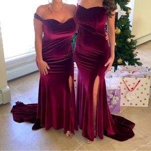 Velvet burgundy size 4 with a train
Bridesmaids dress